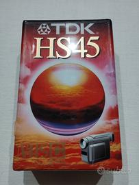 2 Videocassette VHS-C + Puliscitestine 