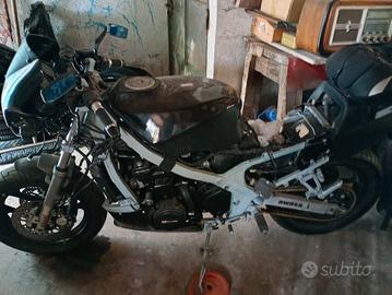 Kawasaki GPz 600 per ricambi 