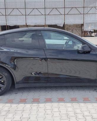 Tesla Model Y RWD 2023 - Nera, 69.935 km