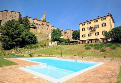 Residence in stile rustico Toscano con piscina ...