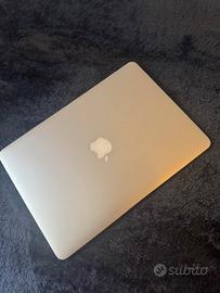 MacBook Air i7 Modello 2017  8Gb RAM