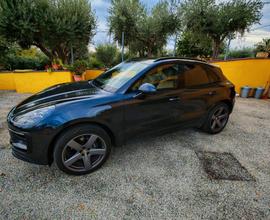 PORSCHE Macan - 2022