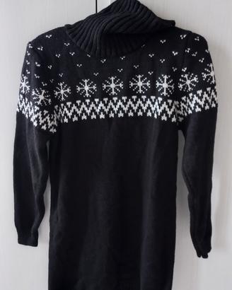 Maglione-abito nero fantasie invernali in bianco