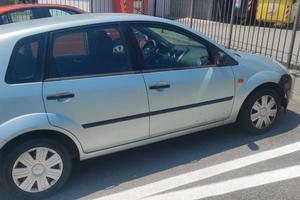 Ford Fiesta anno 2003, 255424 Km