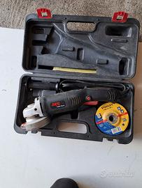 smerigliatrice angolare×dischi da 115 mm.