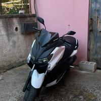 Xmax125
