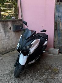 Xmax125