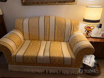 Divano 2 posti come nuovo