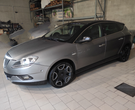 Lancia Delta 1.9 Twinturbo Platino