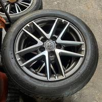 Cerchi in lega e gomme Toyota 205/55R16