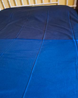 Tessuto arredo di colore blu 