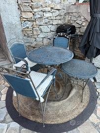 Tavolo intrecciato blu