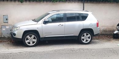 Jeep Compass 2012 no marciante