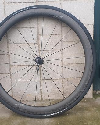 Ruota carbonio anteriore