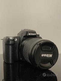 Nikon F75 Con Obiettivo Nikon AF Nikkor 28-100mm