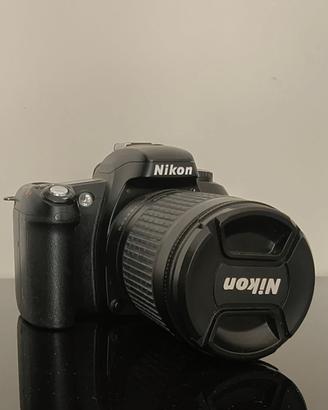 Nikon F75 Con Obiettivo Nikon AF Nikkor 28-100mm