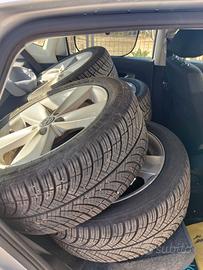 Cerchi in lega e gomme Polo da 16"