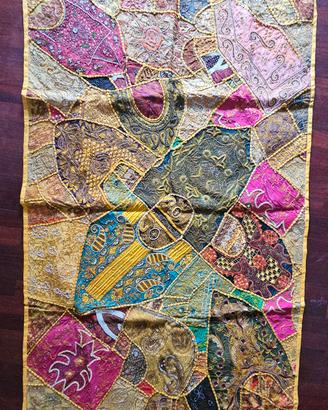 batik originale ricamato