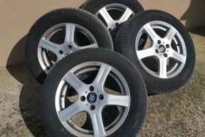 4 Cerchi lega e gomme PIRELLI 15 attacco 6jx15h2