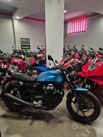 Moto Guzzi V7 IV STONE 2026 KM 2 NUOVA