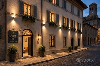 Palazzo / Stabile di 590 m² con più di 5 locali a 