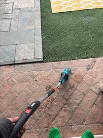 Tagliaerba con bastone