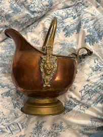 Brocca antica in rame