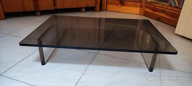 Tavolino basso in plexiglass 