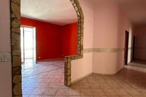 Casa indipendente di 360 m² con più di 5 locali e 