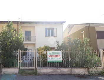 PORZIONE DI BIFAMILIARE A GOITO