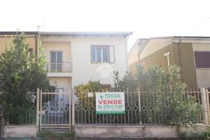 PORZIONE DI BIFAMILIARE A GOITO