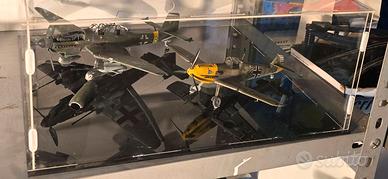 teca con modelli di aerei bf 109 e stuka ju-87g-1