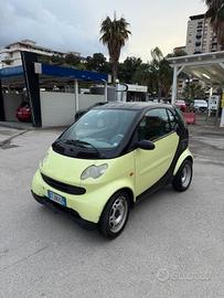 Smart fortwo pure 700cc / anno 2003 / 65000km 