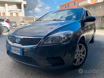 Kia Ceed Sportswagon 1.6crdi 90cv full opt 2011