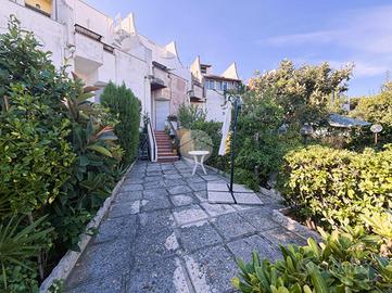 VILLA A SCHIERA A ANZIO