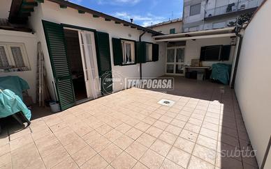 QUADRILOCALE CON RESEDE