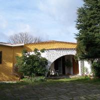 Agriturismo con terreno agricolo