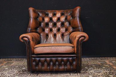 Poltrona Chesterfield bergere monk pelle marrone