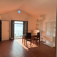 Studio in una villa tranquilla solleggia