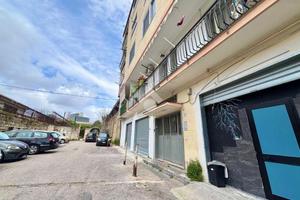3 LOCALI A NAPOLI