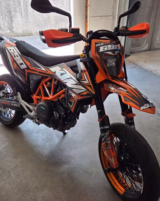 KTM 690 SMC R 2021 - 10.000 km 
