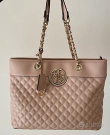 Borsa Guess color rosa cipria