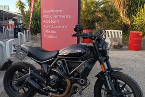 Ducati Scrambler 800 ICON DARK