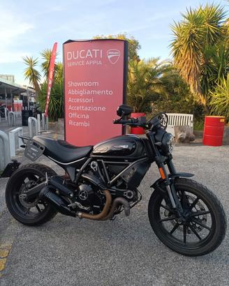 Ducati Scrambler 800 ICON DARK
