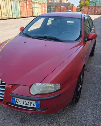 Alfa Romeo 147 1.6i 16V Twin Spark cat 5p. Distinc