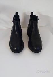 stivaletti neri nr 37