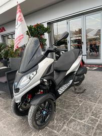 Piaggio MP3 300