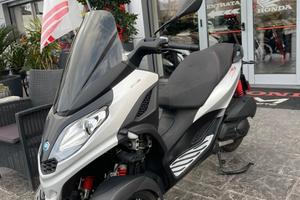 Piaggio MP3 300