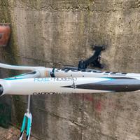 telaio bianchi in carbonio DANNEGGIATO.