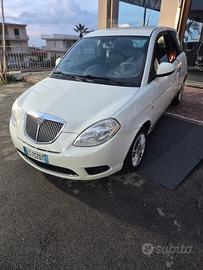 Lancia Ypsilon 1.3 MJT 75 CV DIVA